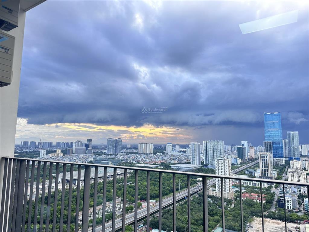 Toà vip c7, bán nhanh căn 2pn2vs sổ đỏ giá chỉ 9.5tỷ. cam kết giá thật