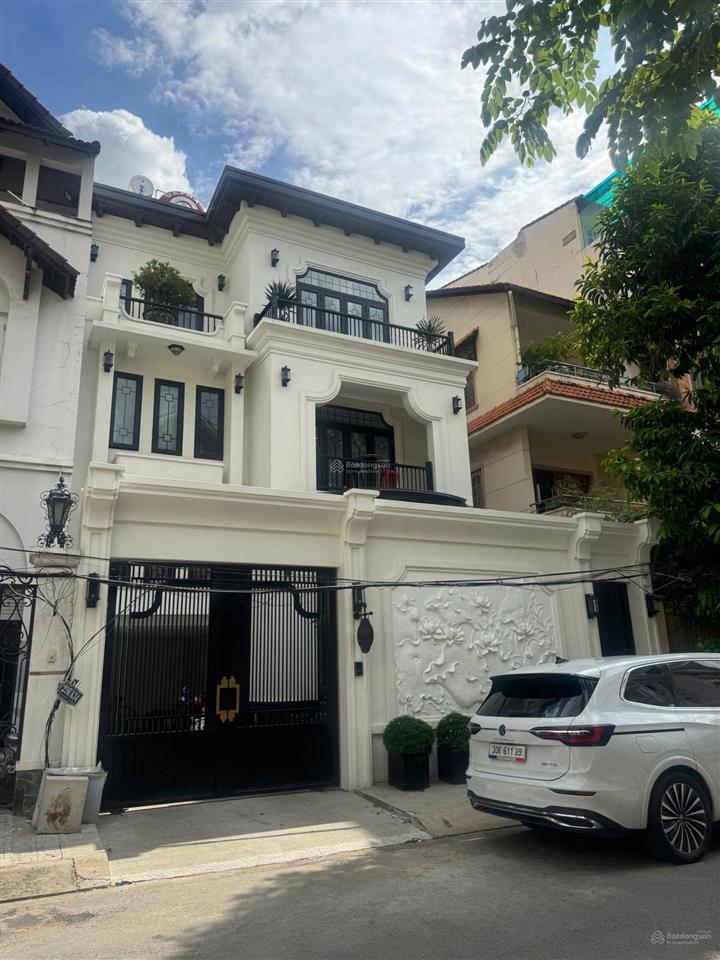 Bán biệt thự thảo điền  đường nguyễn văn hưởng, quận 2 dt10x20cn200m2