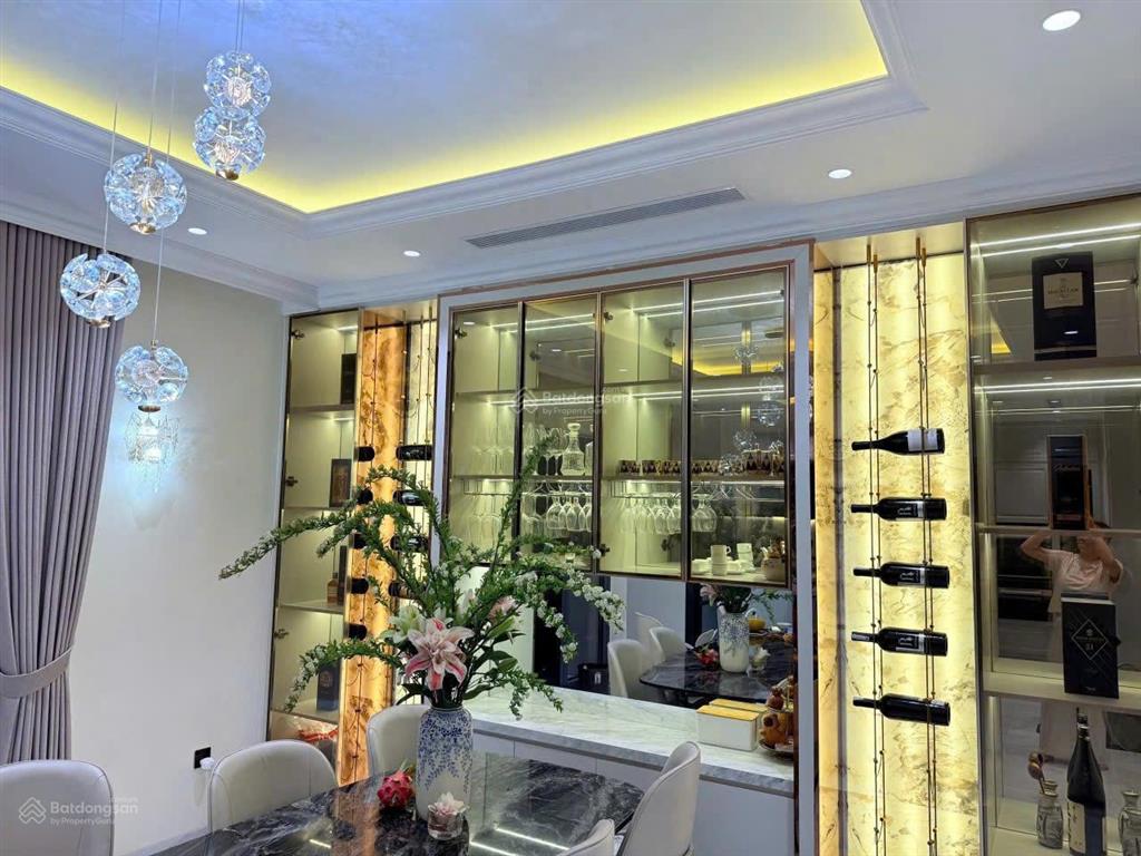 Biệt thự 3 tầng thảo điền  dt 8,5x18  cn 152m²  kc 3 tầng  giá 42 tỷ