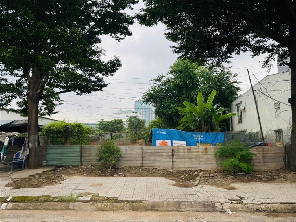 Lô đất xây villa vuông vức q2  dt 10x36 cn 345,4m2  ctxd hầm 4 tầng  chỉ 135tr/m2