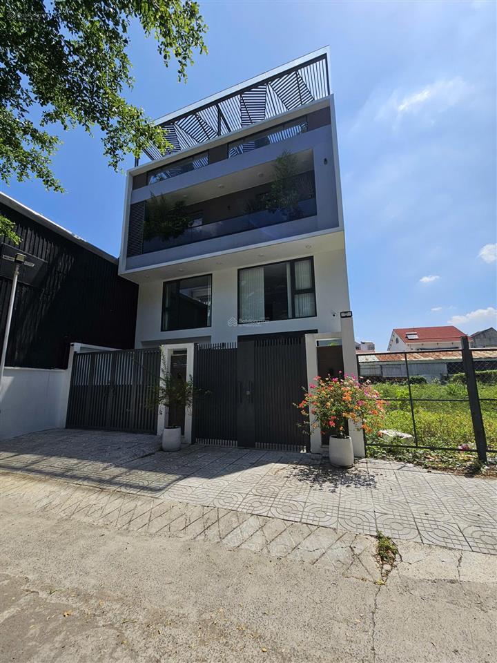 Lô đất xây villa vuông vức q2  dt 10x36 cn 345,4m2  ctxd hầm 4 tầng  chỉ 135tr/m2