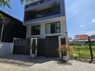 Lô đất xây villa vuông vức q2  dt 10x36 cn 345,4m2  ctxd hầm 4 tầng  chỉ 135tr/m2