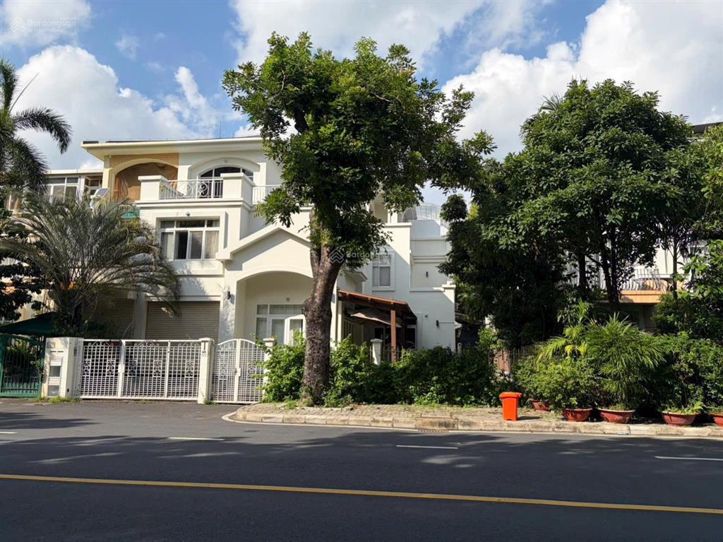Bán biệt thự đẹp tại tiểu nam, giá thỏa thuận, 262m2, view đẹp, uy tíntrân trọng.