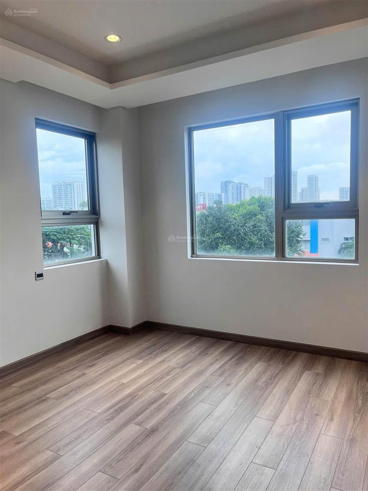 Cho thuê nhà mặt tiền nguyễn thị thập quận 7 10x20m  4 tầng  giá lâu dài 170tr có thuế.