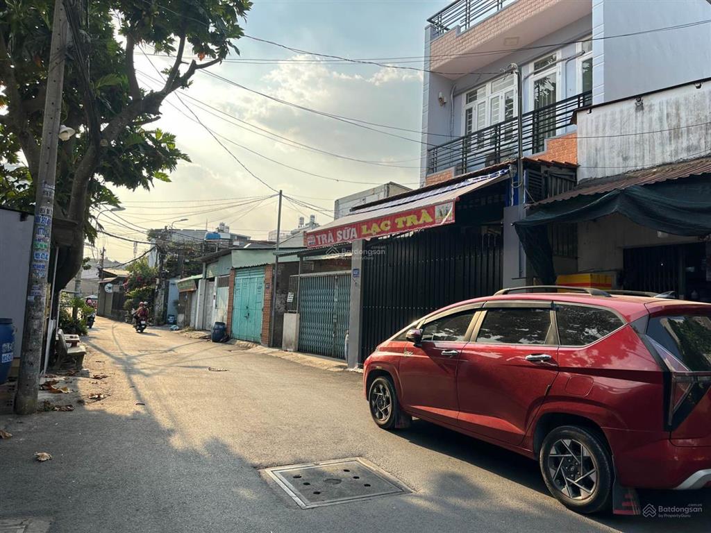 140m2  dãy trọ mặt tiền đường 10m thông  dòng tiền ổn định 240 tr / năm