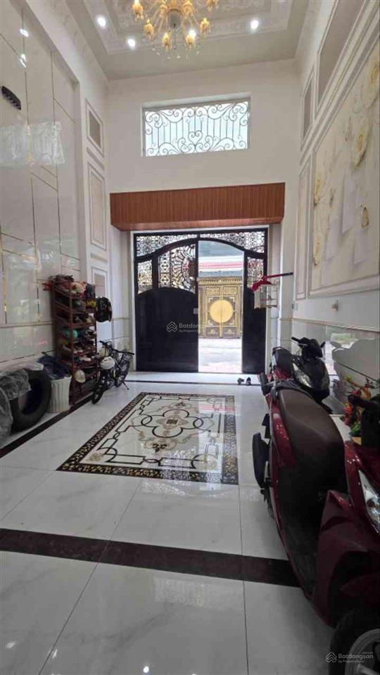 Khi phân lô đồng bộ xe hơi ngủ trong nhà  nguyễn ảnh thủ