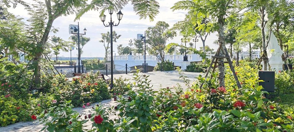 Hàng hiếm, nhà phố 4 tầng chỉ 4,8 tỷ (full). diện tích 108 m2, cách phú mỹ hưng 20 phút di chuyển.