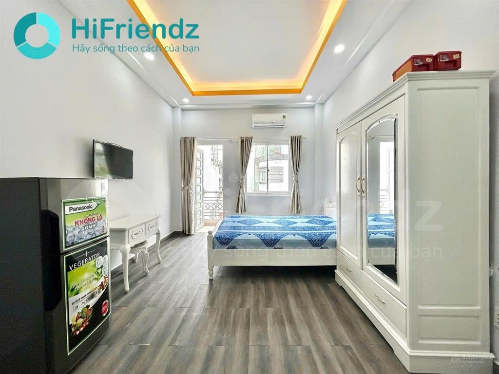 Cho thuê căn hộ studio ban công lớnfull ntthang máyfree xekhông chung chủ gần cầu ông lãnh