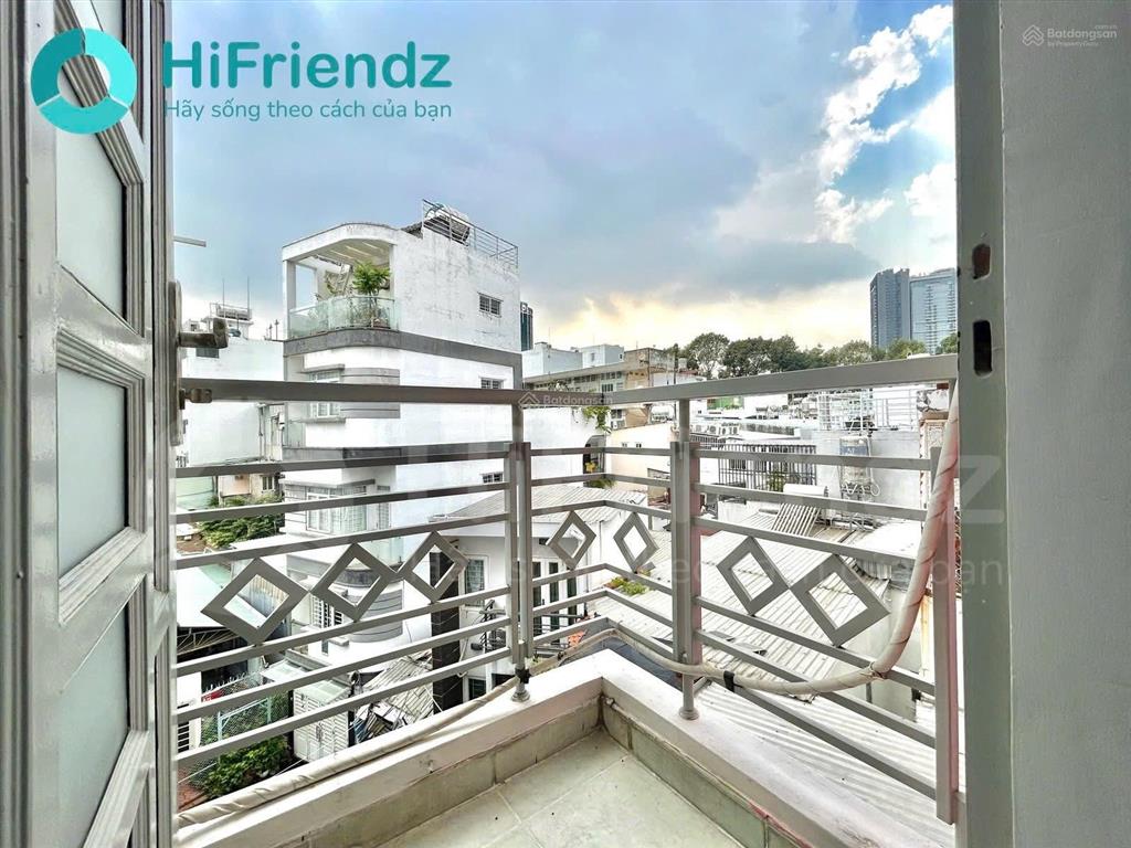 Cho thuê căn hộ studio ban công lớnfull ntthang máyfree xekhông chung chủ gần cầu ông lãnh