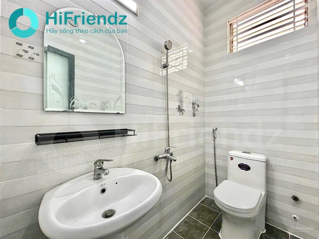 Cho thuê căn hộ studio ban công lớnfull ntthang máyfree xekhông chung chủ gần cầu ông lãnh