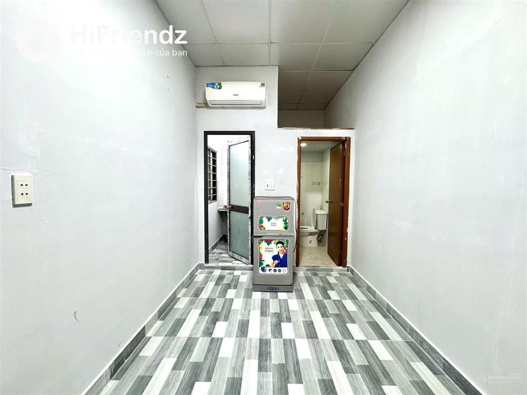 Cho thuê studio ban công, cửa sổ, thang máy, tách bếp, bv 24/7, hẻm xe hơi, hầm xe rộng gần ueh csb