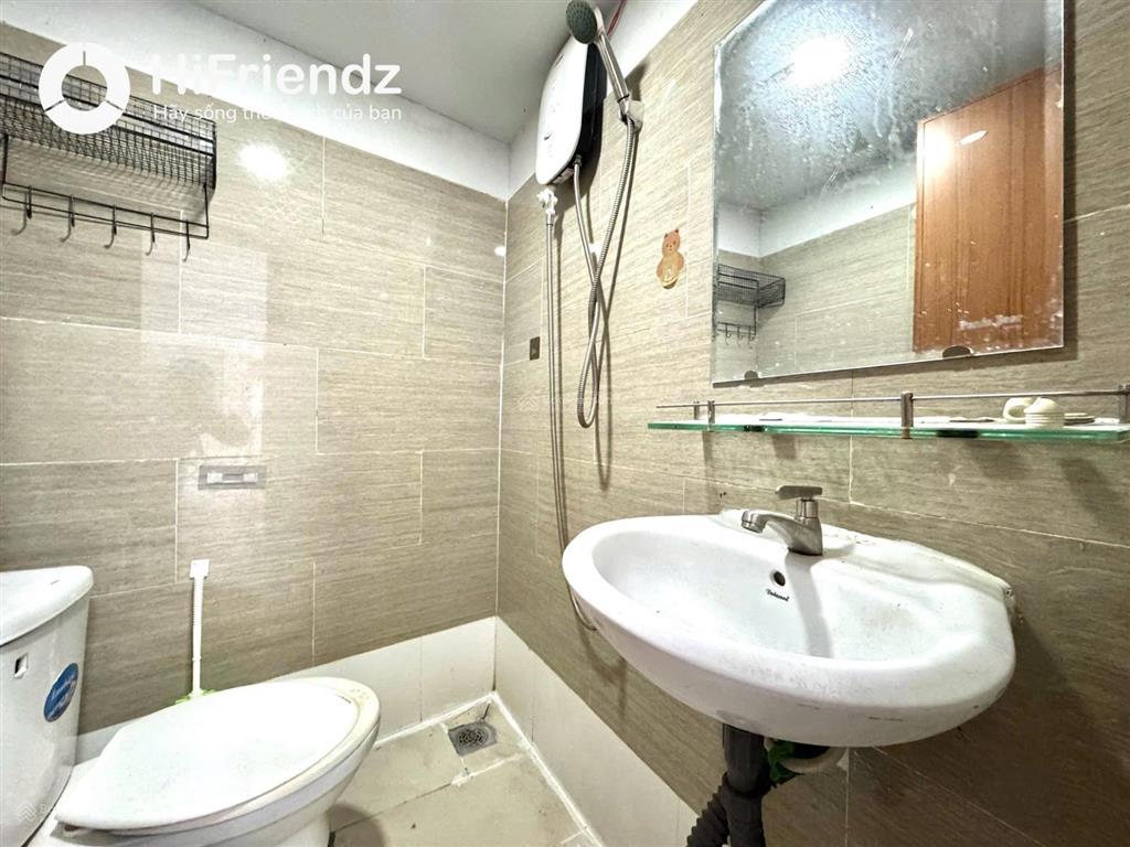 Cho thuê studio ban công, cửa sổ, thang máy, tách bếp, bv 24/7, hẻm xe hơi, hầm xe rộng gần ueh csb