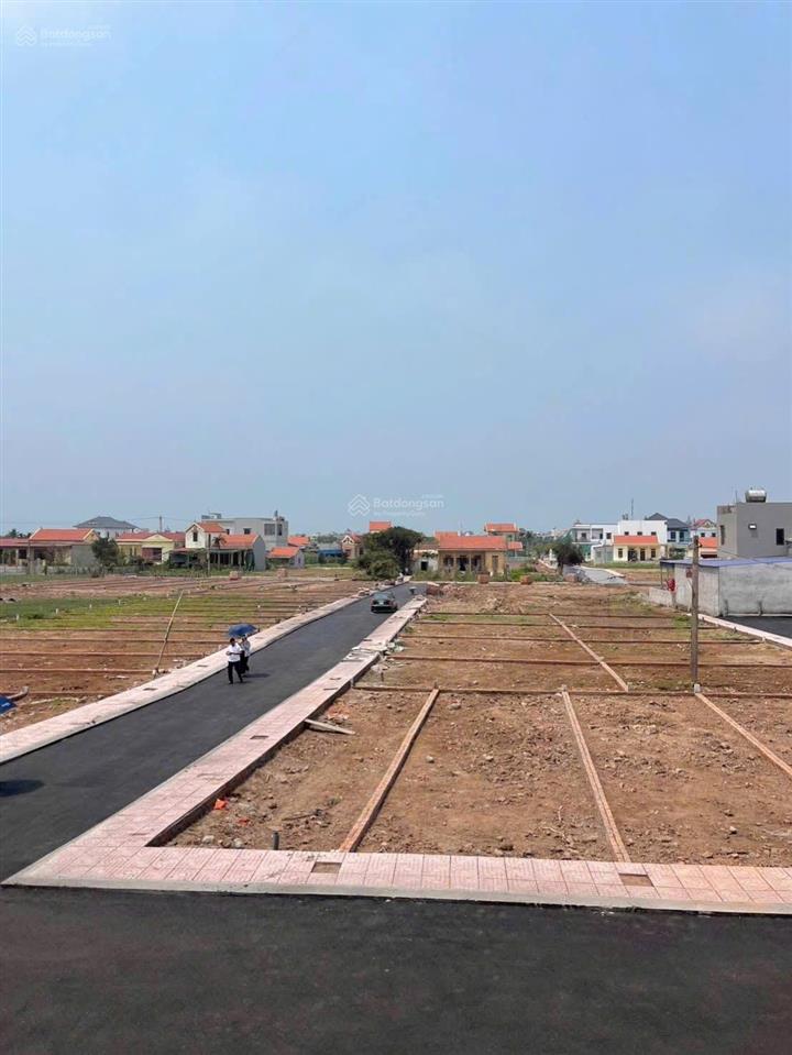 Chỉ 1 tỷ 4/lô có ngay lô đất mặt biển  bãi tắm chính