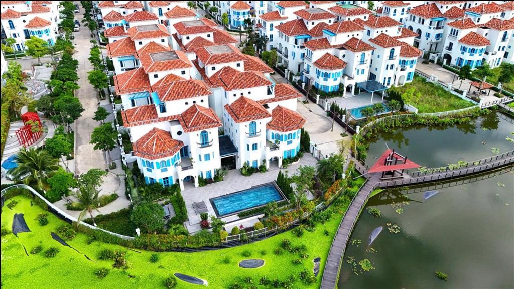 Em ngân hà cần bán gấp biệt thự sun grand city feria hạ long, 236m2.