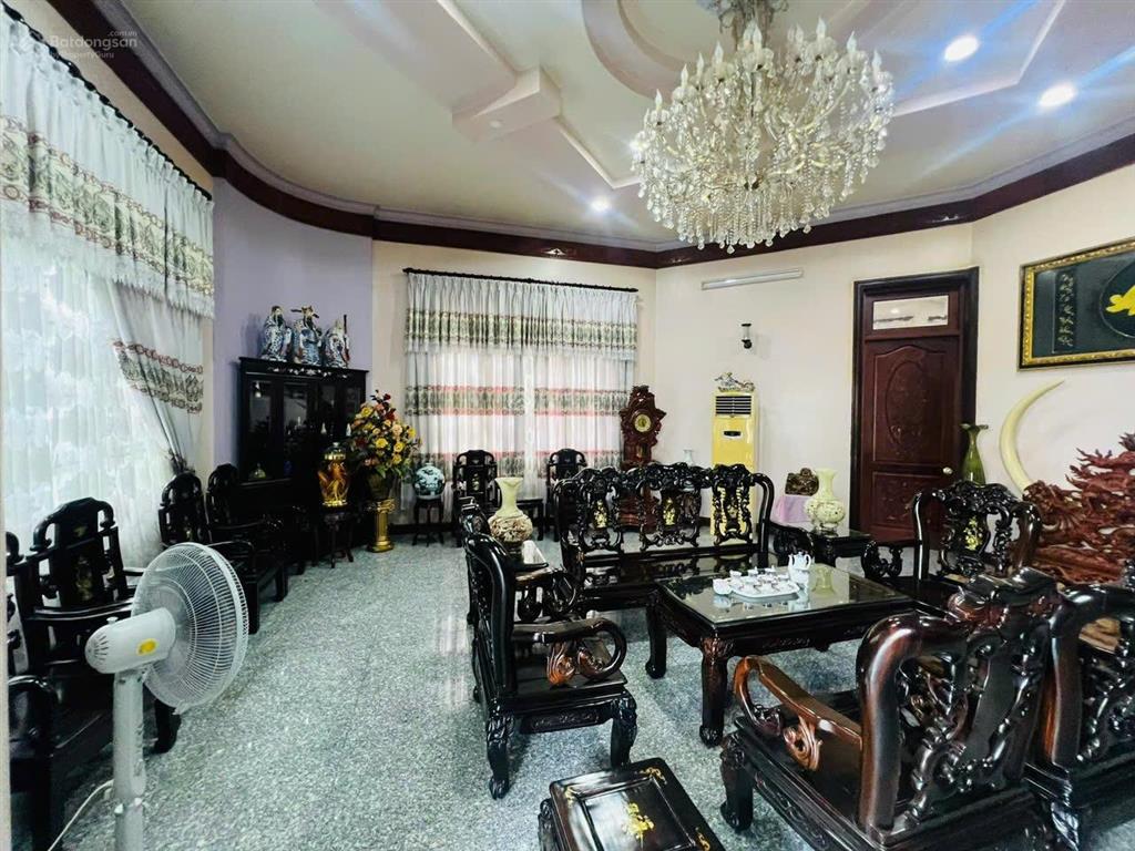 Siêu phẩm biệt thự giá rẻ đầu tư.chủ giảm sâu cần bán nhà đường 44 p.pla thủ đức.dt28x32m 70 tỷ