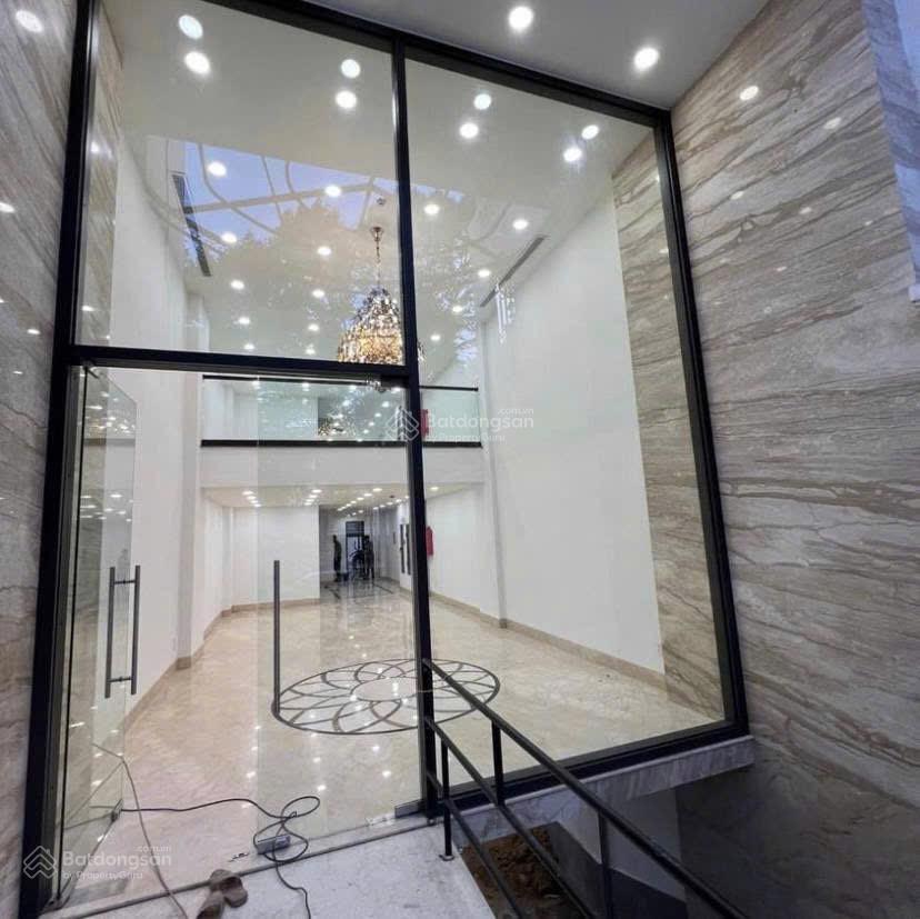 Giá quá tốt,chủ cần bán toà nhà mặt tiền đường trần quốc hoàn p2 tân bình.dt5,1x28m2 giá 54 tỷ