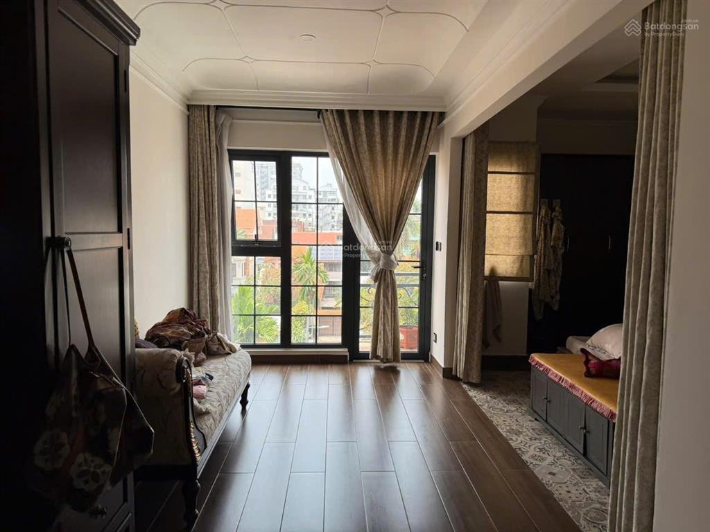 Khan hiếm rẻ ! chủ cần bán nhà mặt tiền đường nguyễn văn thủ p.đakao quận 1.dt6x27m giá 75 tỷ.