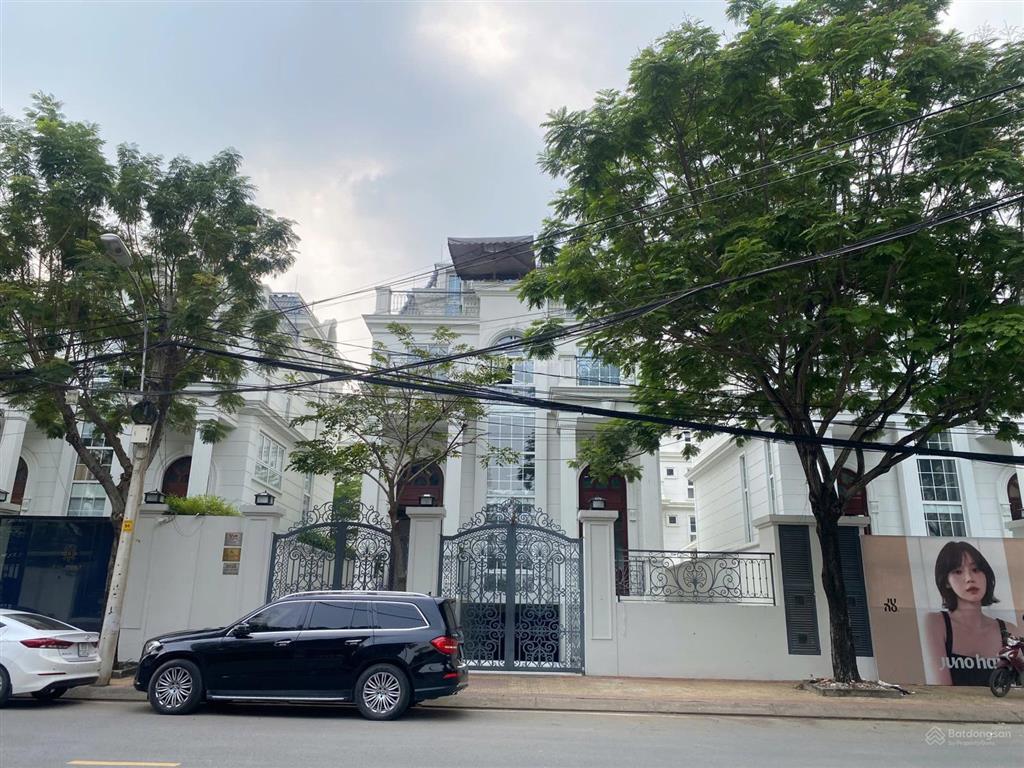 Cần tiền hạ giá bán biệt thự đẹp rẻ khu thảo điền mt đường nguyễn văn hưởng quận 2.dt14x28m 149 ty