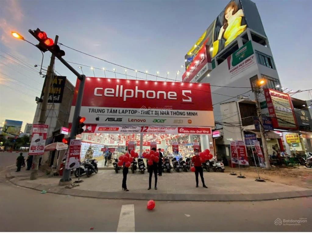 Vị trí vàng! bán nhà 2mt ngay vòng xoay phạm văn đồng và lê quang định p1 gò vấp.dt12x19m 69 tỷ.