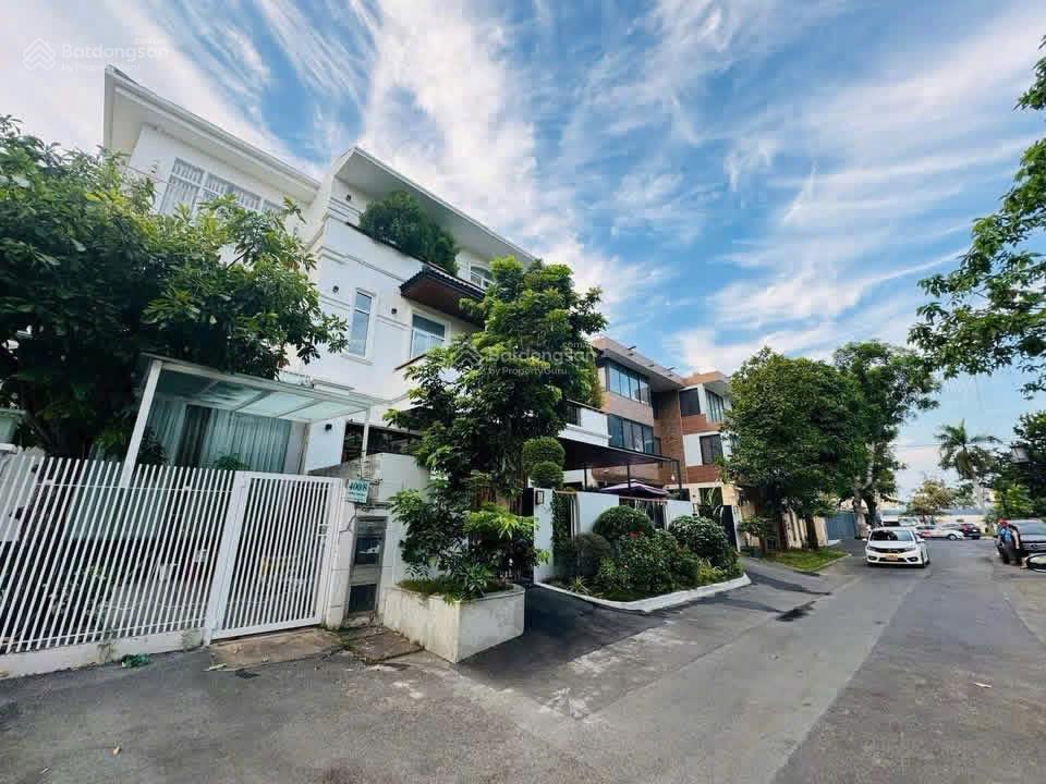 Hiếm! chủ cần bán biệt thự đẹp khu dân cư cao cấp mỹ gia 2 phú mỹ hưng quận 7. dt 15x17m giá 79 tỷ