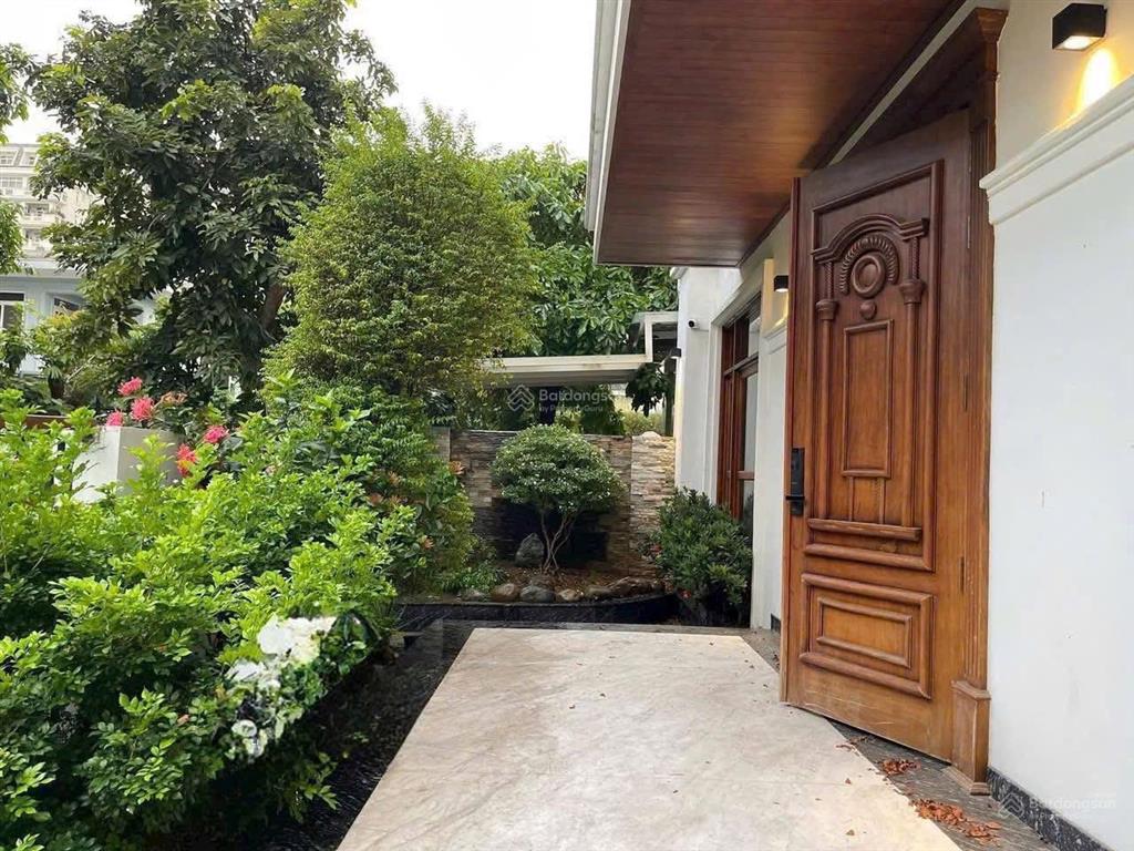 Hiếm! chủ cần bán biệt thự đẹp khu dân cư cao cấp mỹ gia 2 phú mỹ hưng quận 7. dt 15x17m giá 79 tỷ