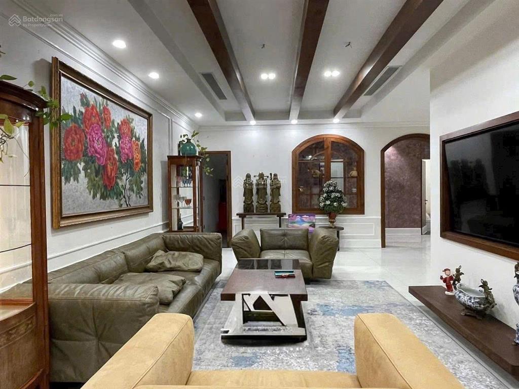 Hiếm! chủ cần bán biệt thự đẹp khu dân cư cao cấp mỹ gia 2 phú mỹ hưng quận 7. dt 15x17m giá 79 tỷ