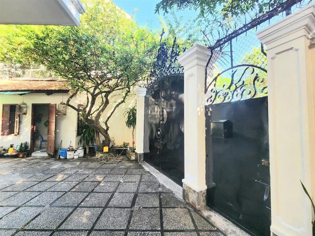Bán biệt thự trung tâm khan hiếm mt hẻm vip trần quốc thảo p.xuân hoà quận 3.dt26x20m giá 184 tỷ.