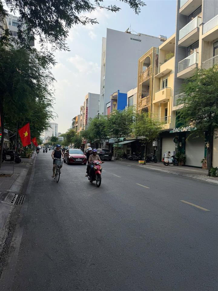 Khan hiếm,chủ cần bán toà nhà building mặt tiền đường nguyễn trường tộ p12 quận 4.dt8,5x19,5m 89ty