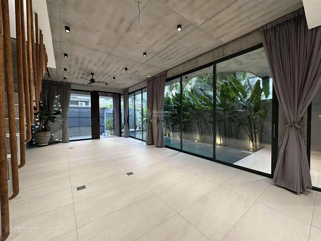 Khan hiếm,nhà đẹp! cần bán biệt thự mặt tiền đường nguyễn ư dĩ thảo điền quận 2.dt9x20m giá 65 tỷ