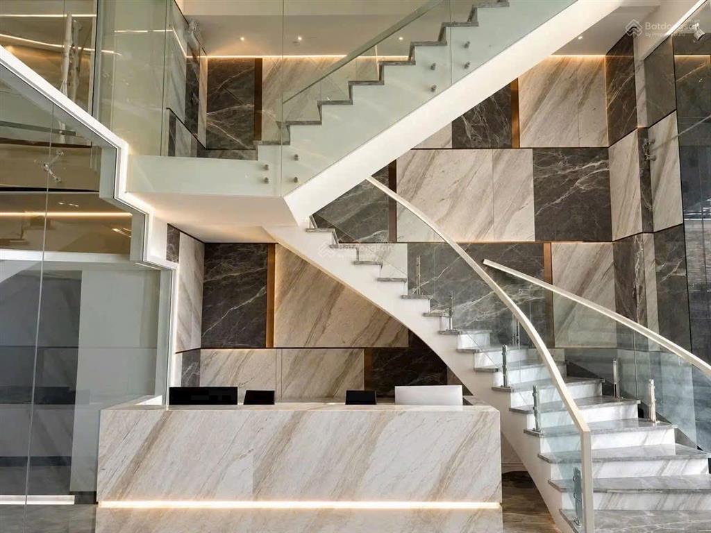 Hiếm! cần bán building office 2 hầm 10 tầng trục cách mạng tháng 8, p11, q3. dt 15x36m giá 440 tỷ