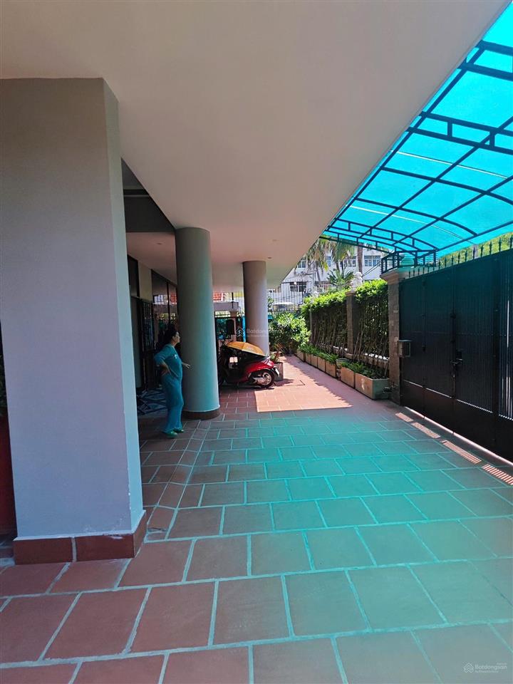 Cần bán biệt thự đường nguyễn ư dĩ thảo điền quận 2. dt 19x18m giá 75 tỷ. quy hoạch mới hầm 6 tầng