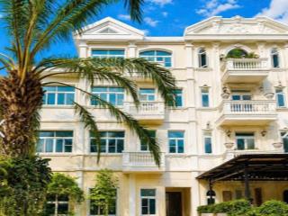 Chủ cần bán biệt thự nhà thô mặt tiền đường nội khu chateau 4 quận 7. dt 7,5x26m giá 80 tỷ