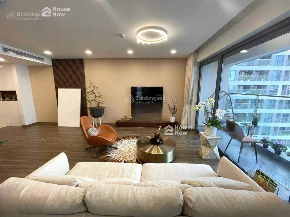 Căn hộ 2pn trung tâm hoàng cầu ban công đông nam thoáng, tiện ích đầy đủ