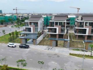 Vila đẳng cấp tại riversides. 10 phút đến hồ tây. dt 322m, vốn ban đầu 8tỷ. chiết khấu 10%