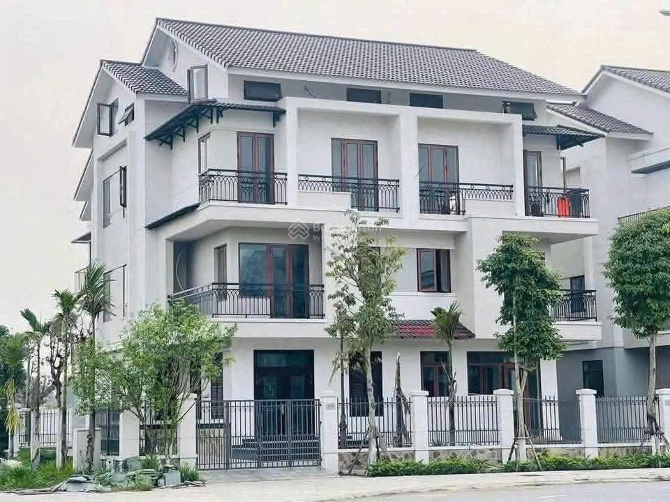 Căn góc,vị trí trung tâm tại riversides.hàng cđt,dt 309m2, giá 26,9tỷ. ck2%, miễn lãi gốc 18tháng .