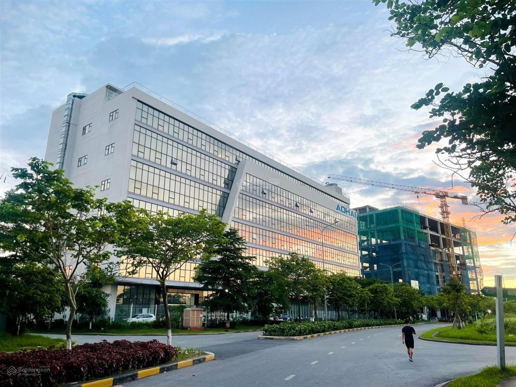 Bán bt tại centa riverside, 18,56 tỷ, 225m2, 6pn, 5wc, giá siêu hời, uy tín