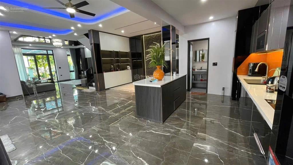 Cho thuê biệt thự tại vsip. nhà mới, nội thất đẹp. giá 28tr/th