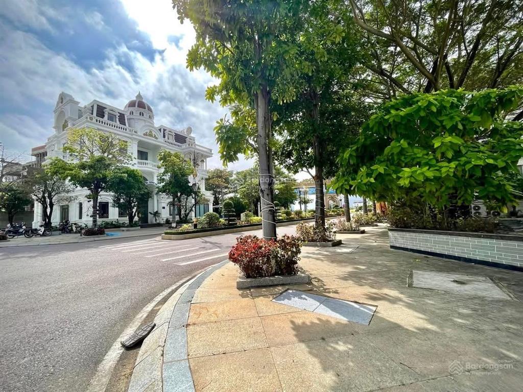 Bán 1 lô đất bt đẹp, nhiều tiện ích tại khu biệt thự đại phú gia, giá thỏa thuận, 412m2