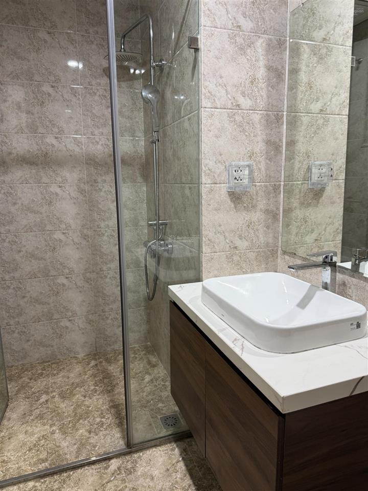 Cho thuê cc housinco premium, 63 m2, 2pn + 1wc, giá ưu đãi