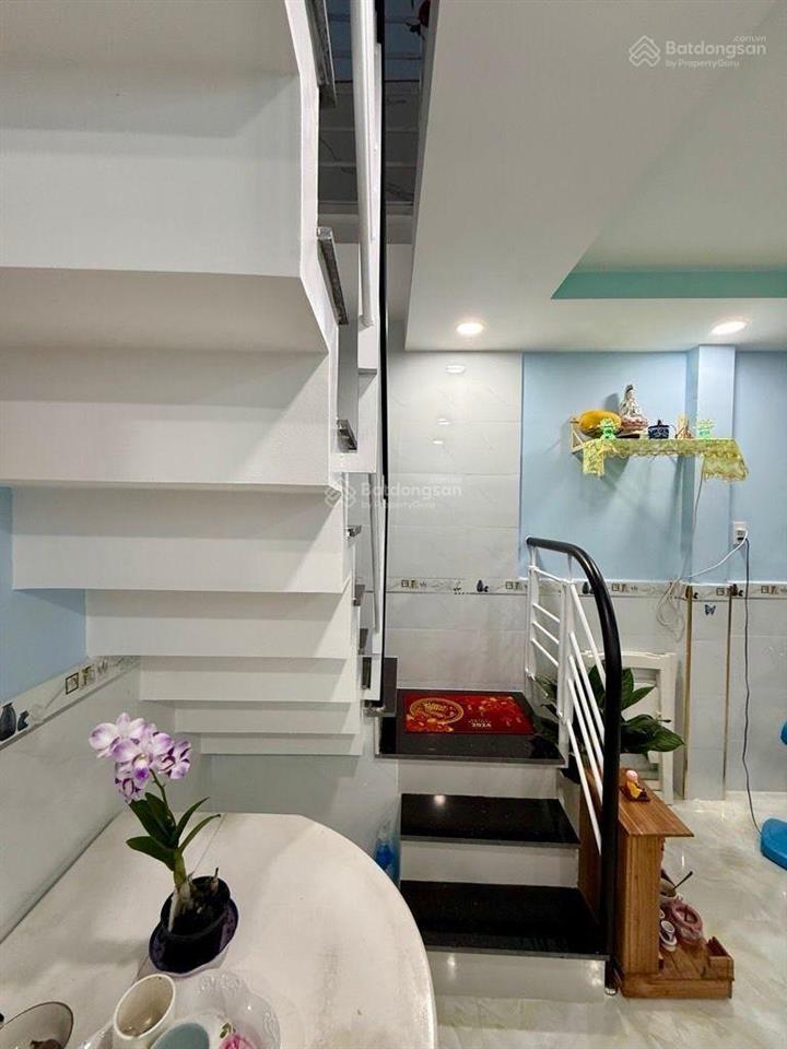 Tân phú  bán nhà 2 tầng ngay trung tâm tân sơn nhì  40m2  3,9 tỷ