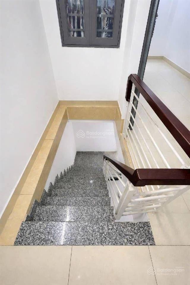 Bán nhà 2 tầng đúc 4x12 ngay khu tên lửa 3,9 tỷ
