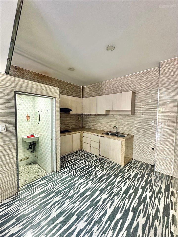 Tân phú  bán nhà 2 tầng hẻm xe hơi thông ngay âu cơ  60m2  nhỉnh 5t