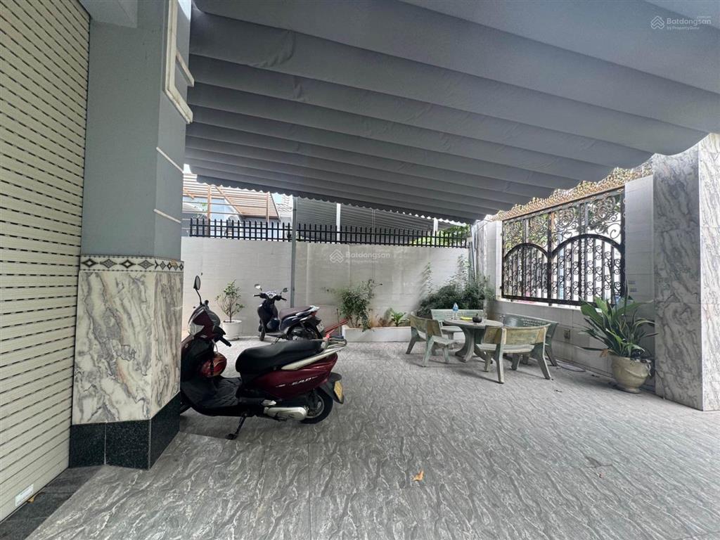 Bán nhà biệt thự đẹp nội thất gỗ quý hiếm tại kdc khang điền, dương đình hội, phước long b
