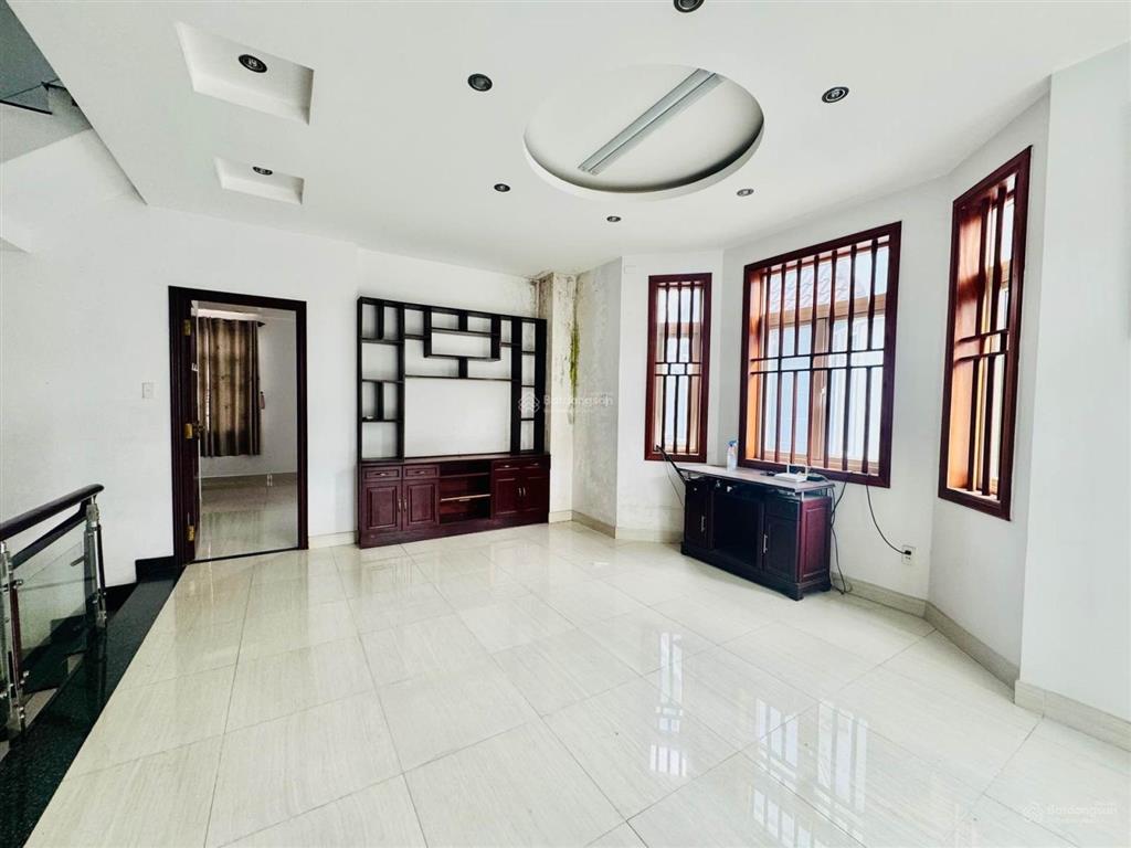 Bán nhà biệt thự đẹp nội thất gỗ quý hiếm tại kdc khang điền, dương đình hội, phước long b