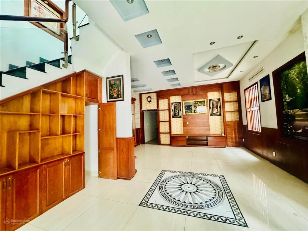 Bán nhà biệt thự đẹp nội thất gỗ quý hiếm tại kdc khang điền, dương đình hội, phước long b