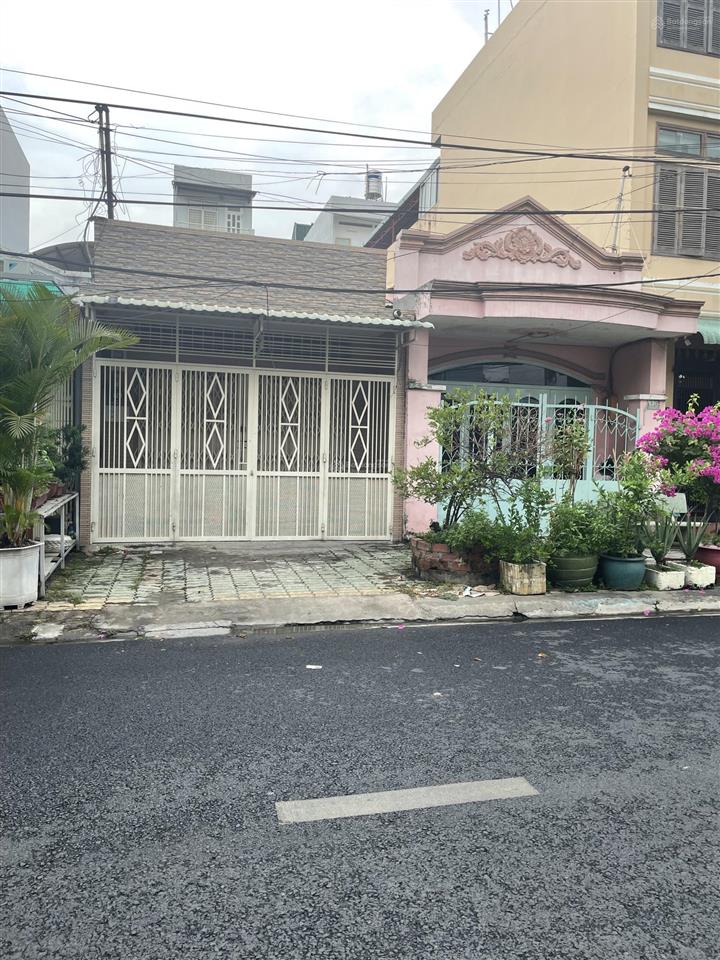 Mua 1 được 2 nhà mặt tiền 125m2 kinh doanh tại đường lớn phước bình, cạnh đại học văn hóa, quận 9
