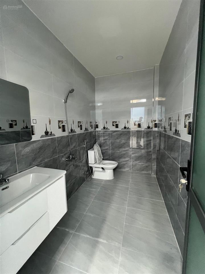 Bán nhà mới tinh 2 tầng 5.1x21m hẻm 2 ô tô tránh cách dương đình hội vài bước chân, phước long b