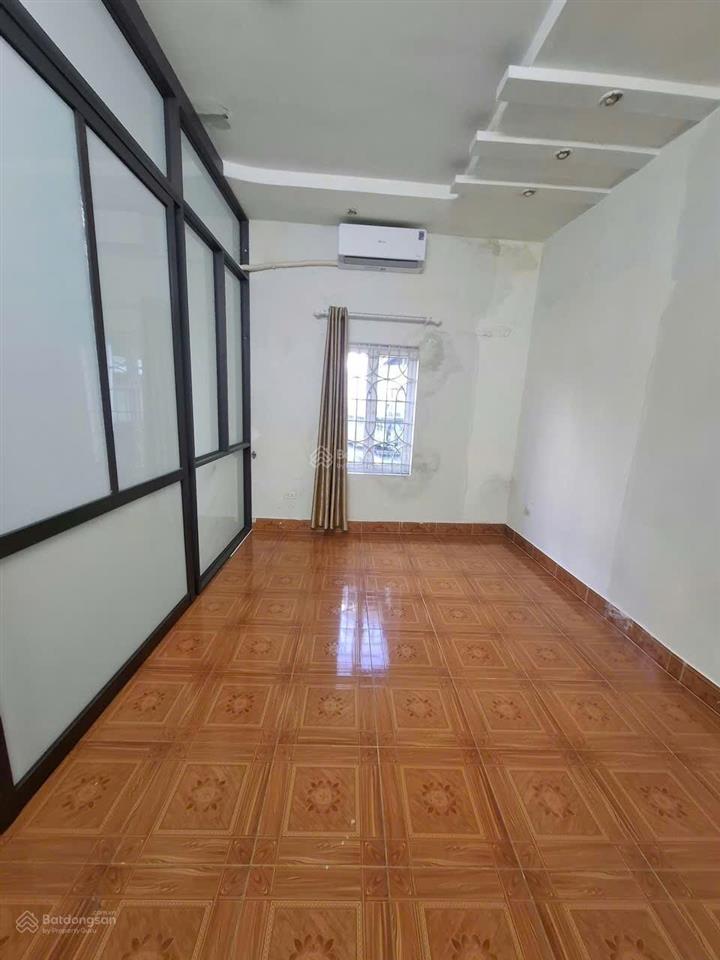 Hàng hiếm 1,4 tỷ nhà 2 tầng kiên cố, độc lập vị trí đẹp phố nguyễn cộng hoà