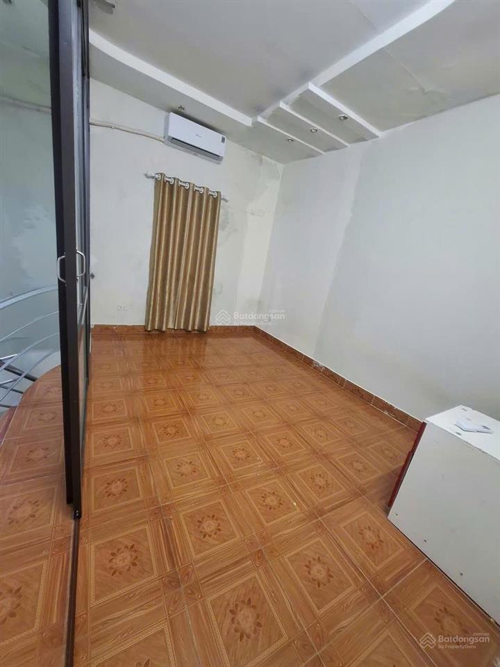 Hàng hiếm 1,4 tỷ nhà 2 tầng kiên cố, độc lập vị trí đẹp phố nguyễn cộng hoà