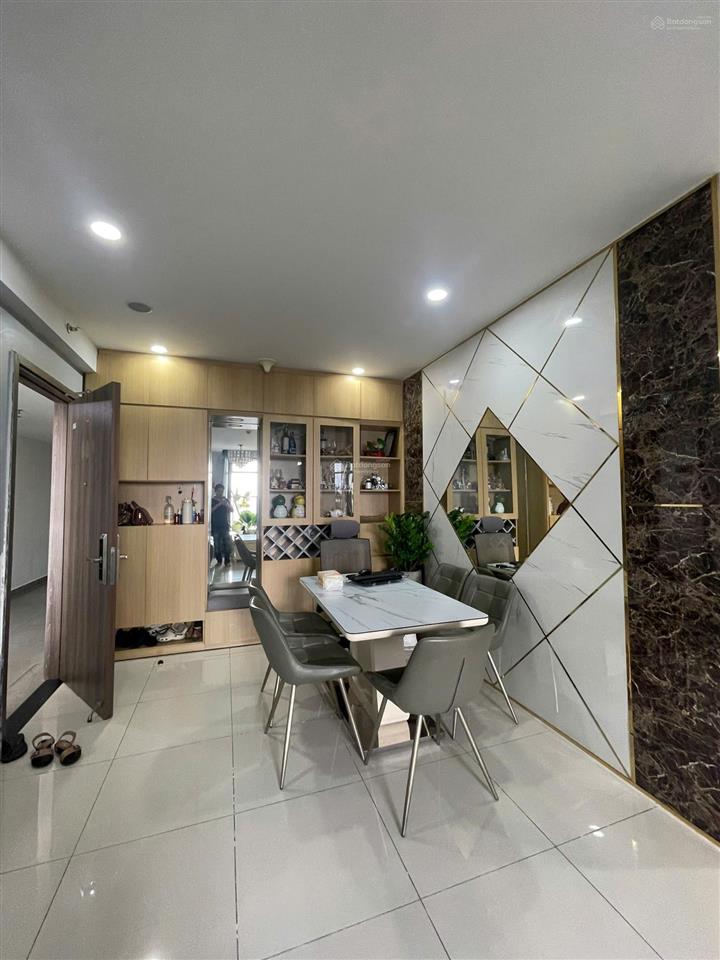 Cần bán căn góc 3pn 5,3 tỷ full nội thất căn hộ la astoria.  0567 897 ***